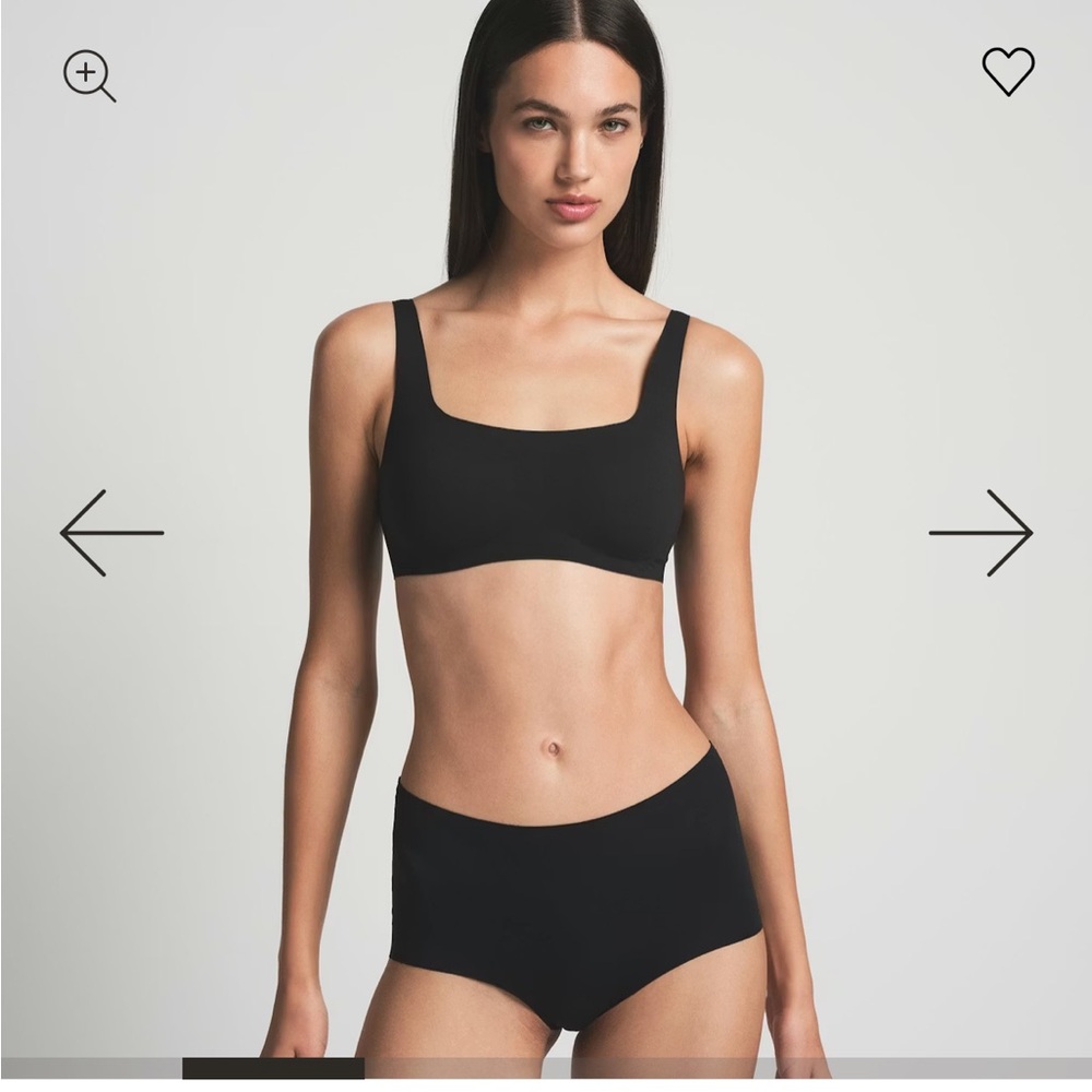 Skims Naked Scoop Bralette